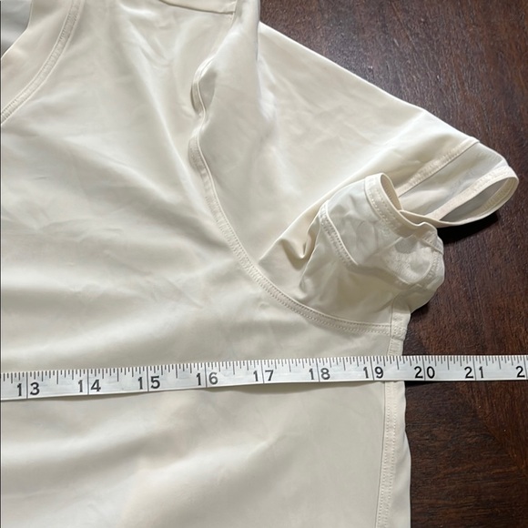 Lululemon open back women’s top - Picture 6 of 8